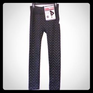 ND Weekend Black Chevron Fleece Leggings NWT- A26
